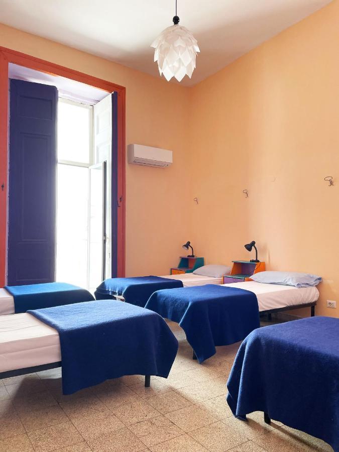 6 Small Rooms Naples Exterior photo